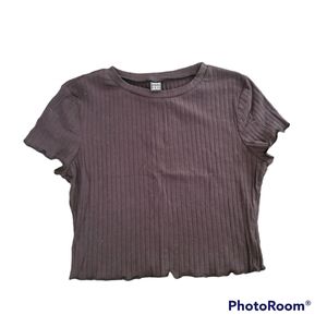 Medium Black Ruffled Crop